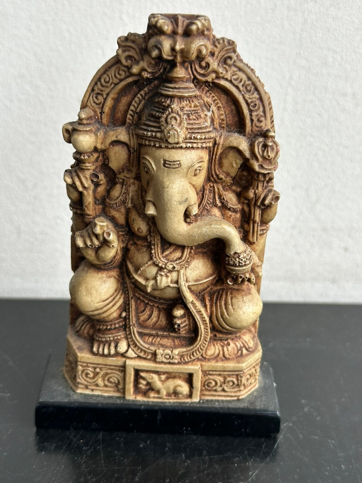 Vintage Aziatisch resin Ganesh beeldje, Verzamelen, Beelden en Beeldjes, Ophalen of Verzenden, Zo goed als nieuw, Dier