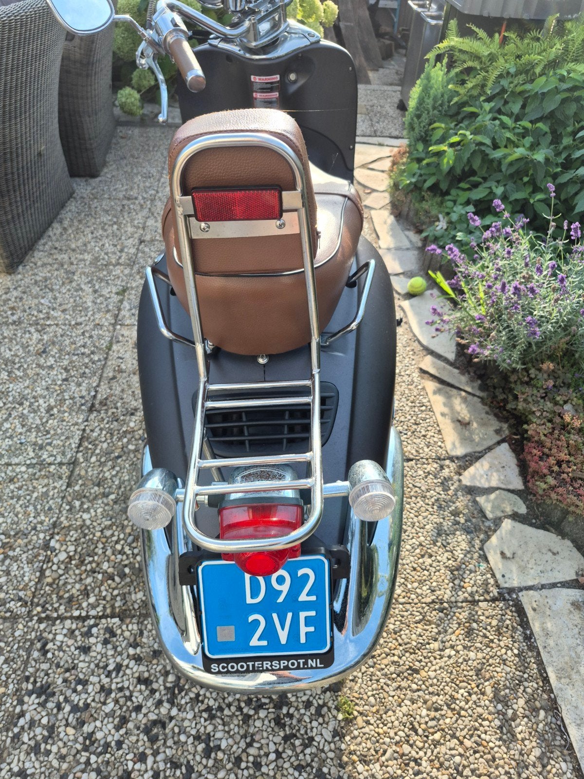 Retro Scooter - Mat Zwart, 2e eig , weinig km, Zo goed als nieuw, Benzine, Ophalen, Overige merken
