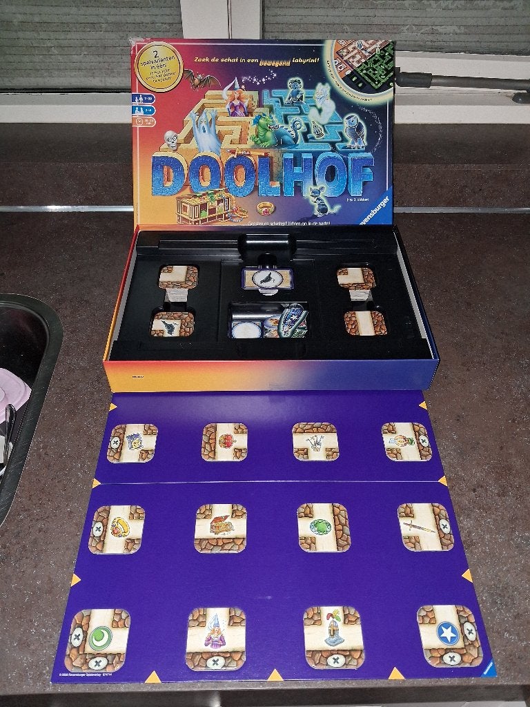 Doolhof glow / lichtgevend 2016 uitmuntende staat, Hobby en Vrije tijd, Gezelschapsspellen | Bordspellen, Verzenden, Zo goed als nieuw