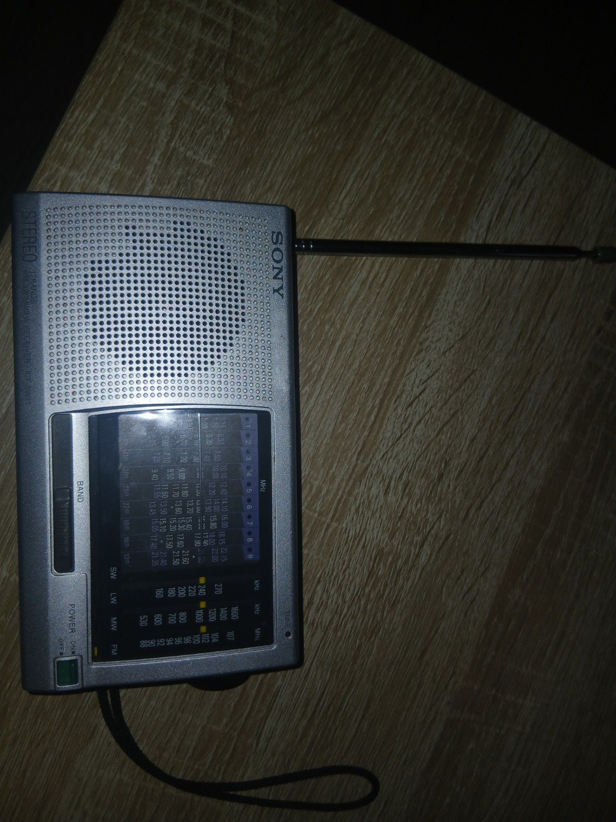 Sony Wereldontvanger - Compacte Draagbare Radio, Ophalen of Verzenden, Zo goed als nieuw, Wereldontvanger