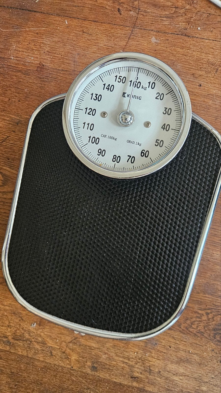 Konig weegschaal - Zwart/Chroom, Analoog, 100 kg of meer, Ophalen of Verzenden, Zo goed als nieuw