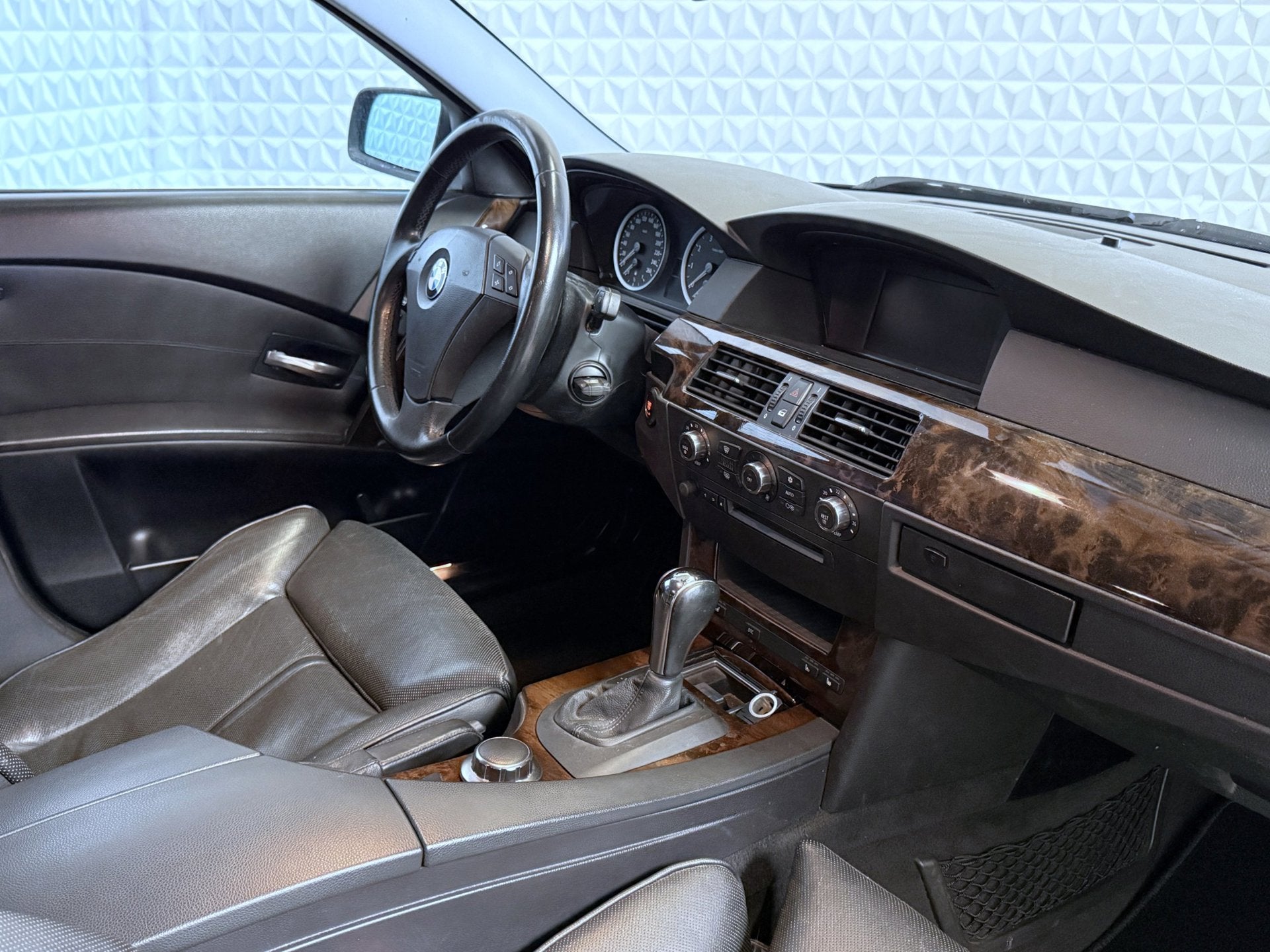 BMW 5-serie Touring 525i 6-CILINDER / AUTOMAAT (2005), Auto's, Automaat, Achterwielaandrijving, Gebruikt, Zwart