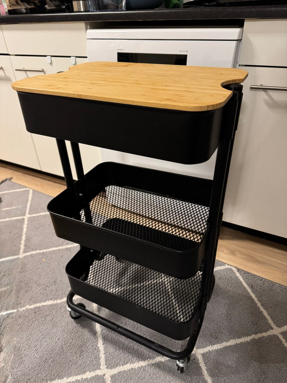 IKEA Keukentrolley Zwart met Houten Deksel, Huis en Inrichting, Keuken | Keukenbenodigdheden, Ophalen, Gebruikt, Hout, IKEA