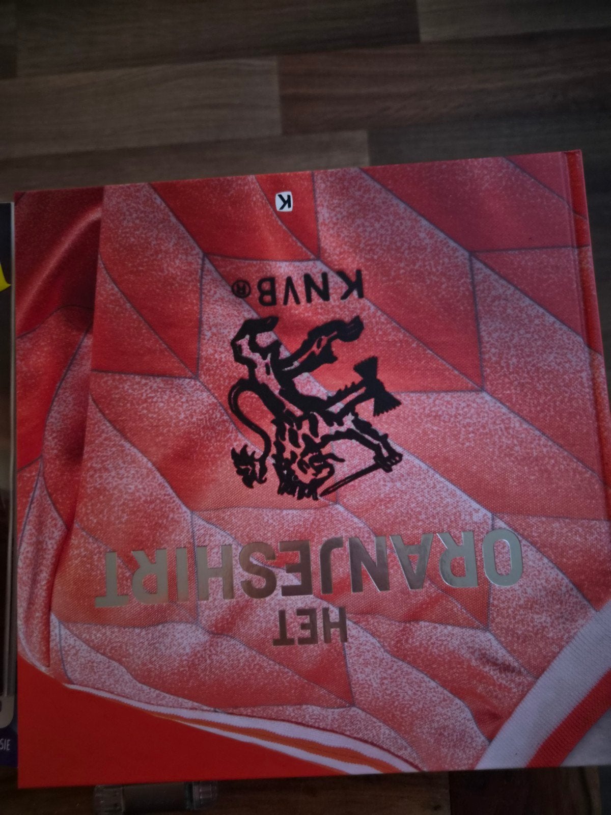 Het Oranje Shirt - KNVB Boek, Ophalen of Verzenden, Zo goed als nieuw