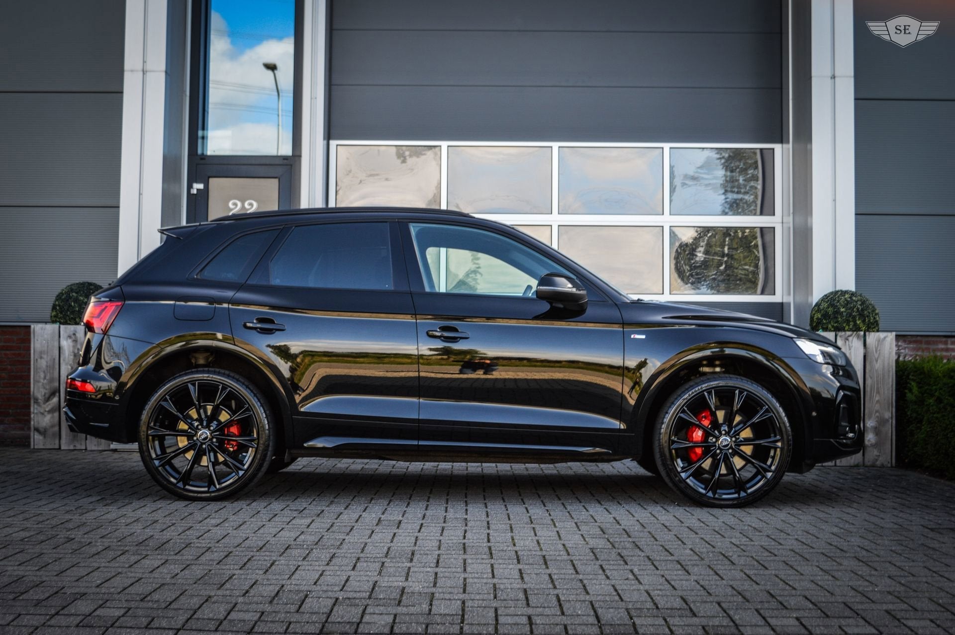 Audi Q5 55TFSIe|S-EDITION|QUATTRO|360|HUD|ACC|TREKHAAK|SQ5, Automaat, Dealer onderhouden, Gebruikt, Zwart