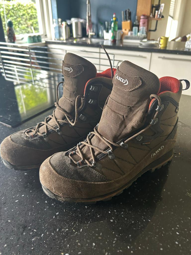 Heren wandelschoen Aku maat 45, Ophalen of Verzenden, Zo goed als nieuw, Schoenen