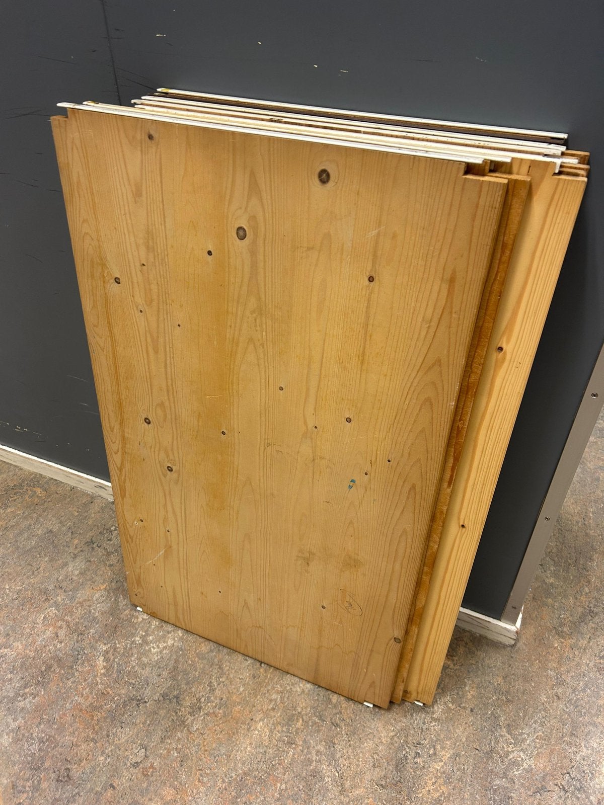 Houten planken lundia, Ophalen, Zo goed als nieuw