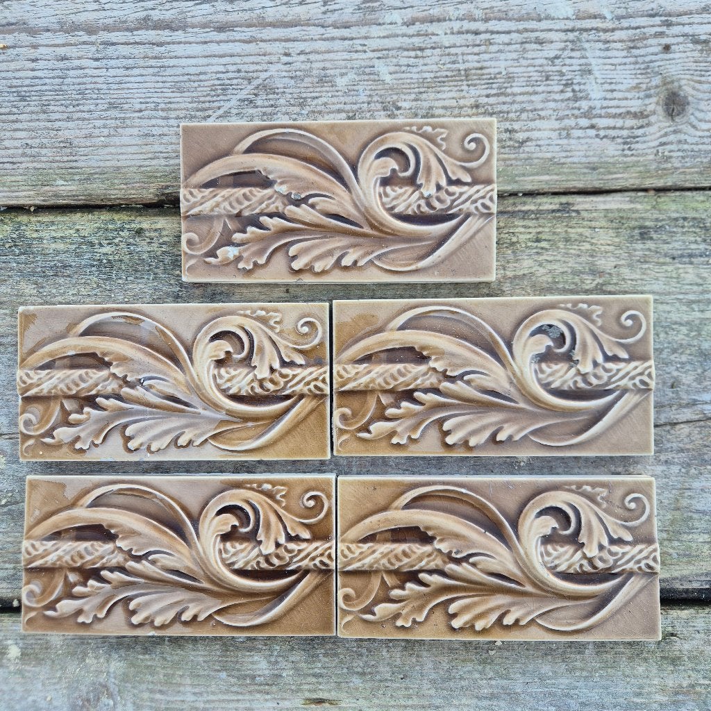 58 Engelse antieke randtegels opgelegd decor 15.4x7.7cm, Ophalen