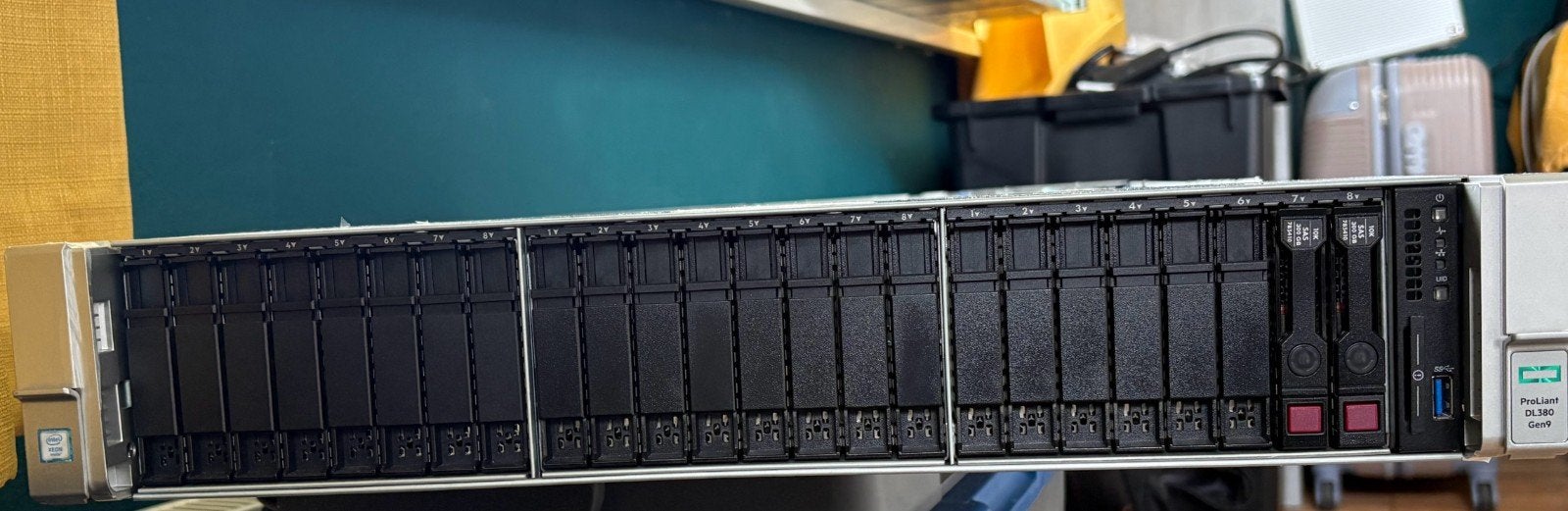 HPE DL380 Gen9 Server + iLO Advanced Licentie, Computers en Software, Ophalen, 2 tot 3 Ghz, 32 GB, Hot swappable onderdelen
