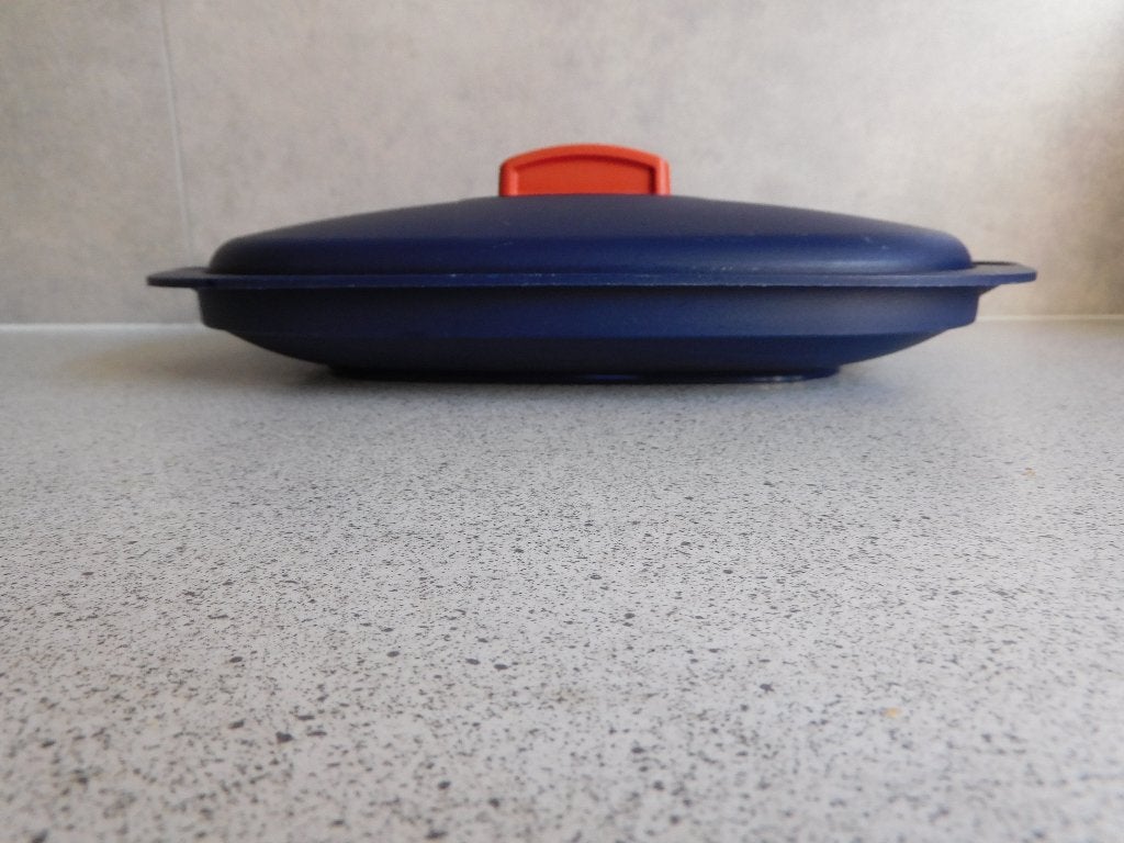 Tupperware Serveer schaal 400 ml. Indigo Rood, Schaal, Ophalen of Verzenden, Zo goed als nieuw, 400 ml