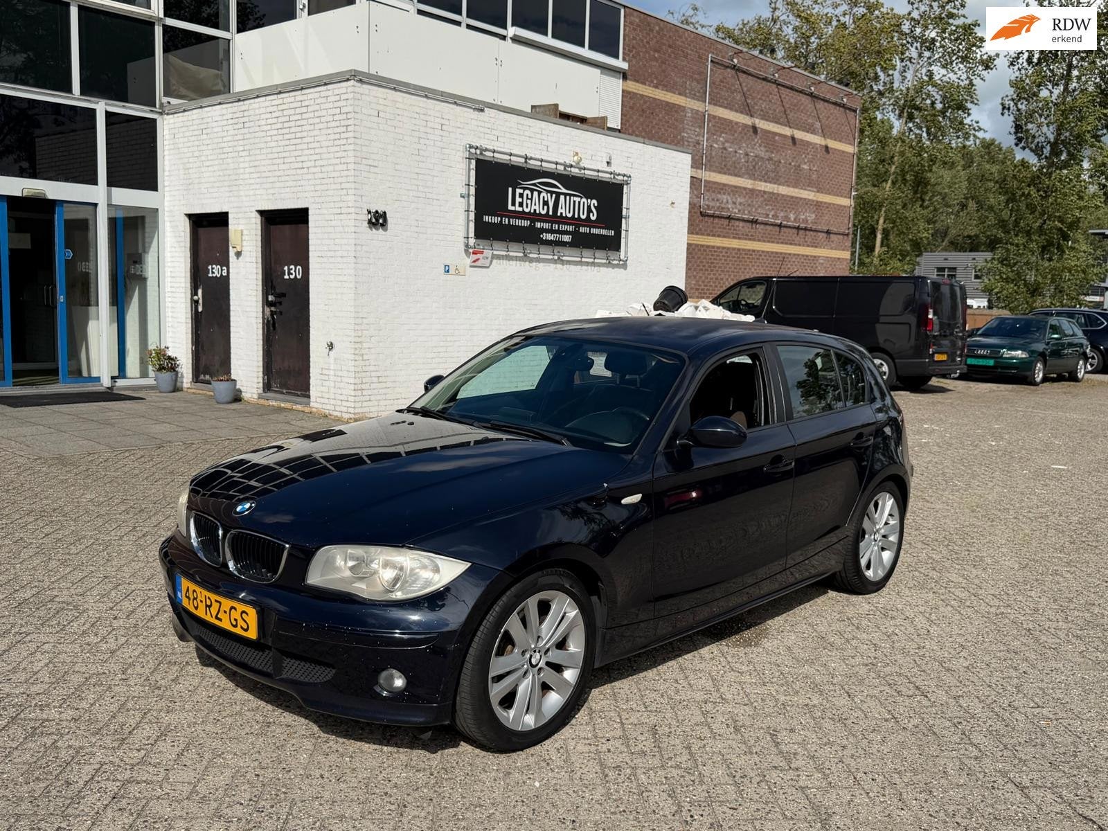 BMW 1-serie 120i Anniversary - LEER - RIJDT EN SCHAKELT GOED, Auto's, Achterwielaandrijving, 4 cilinders, 150 pk, Blauw
