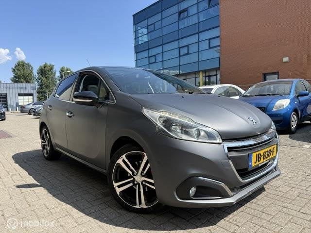 Peugeot 208 1.2 Benz GT Line Pano Camera, Auto's, Voorwielaandrijving, Gebruikt, Euro 6, 49 €/maand
