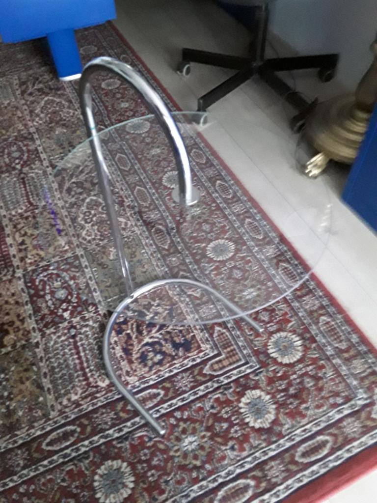 Leuk  60 s bijzet tafeltje mooi chroom met glas, Huis en Inrichting, Minder dan 55 cm, Rond, Ophalen, 45 tot 60 cm