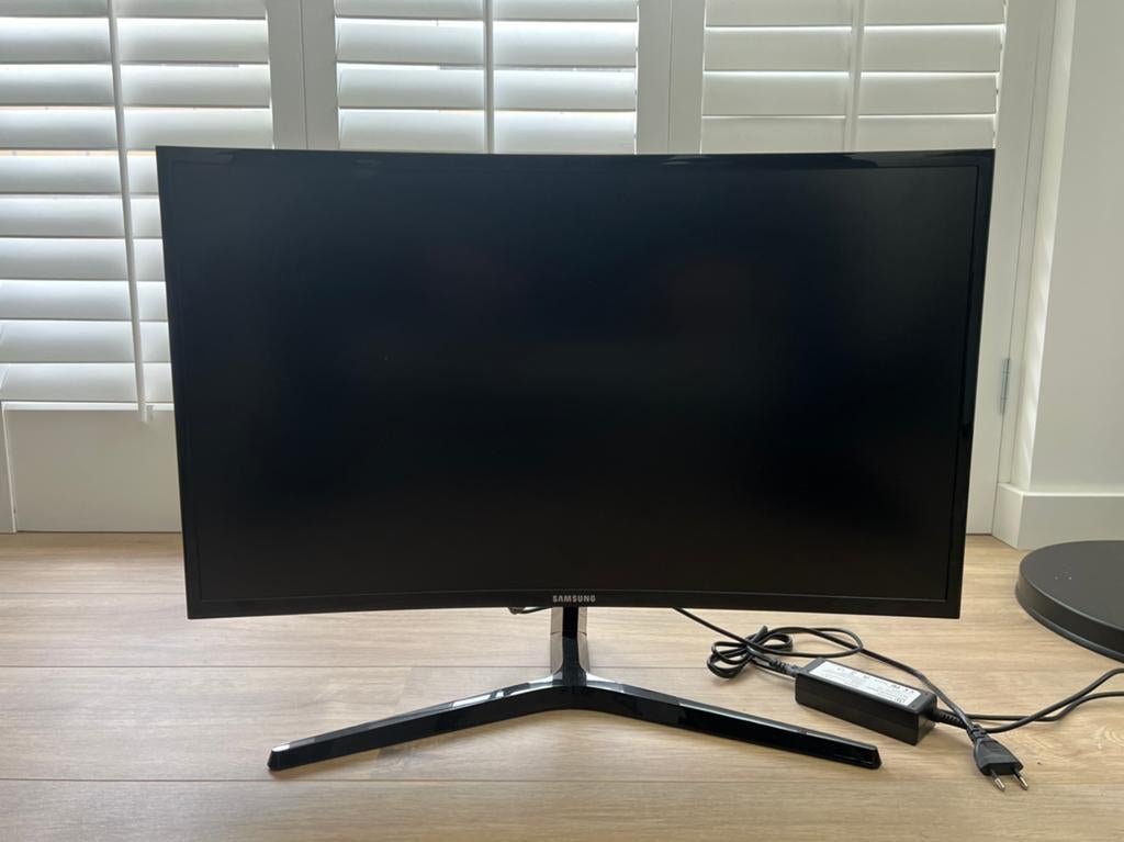 Samsung Curved Monitor 27” – Full HD – HDMI, Ophalen, 3 tot 5 ms, Curved, VA