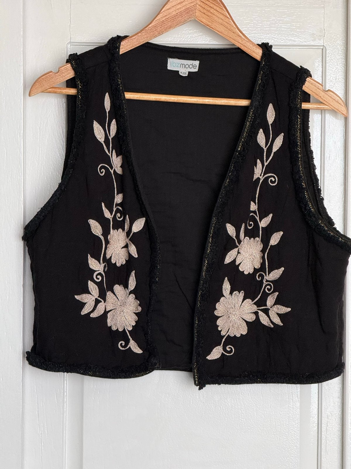 Zwart Ibiz mode gilet met geborduurde bloemen XL/XXL, Ophalen of Verzenden, Zo goed als nieuw
