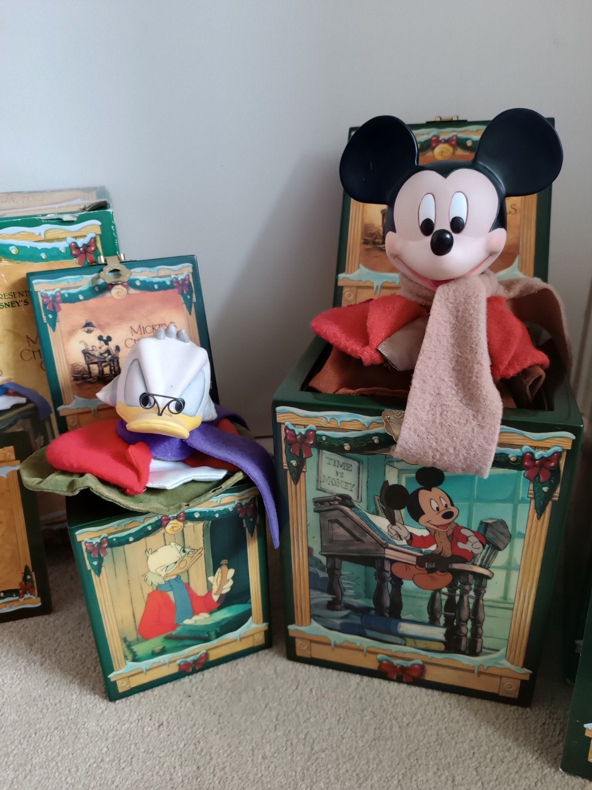 Disney Mickey's Christmas Carol Box Set - Zeldzaam!, Ophalen of Verzenden, Mickey Mouse, Zo goed als nieuw, Beeldje of Figuurtje