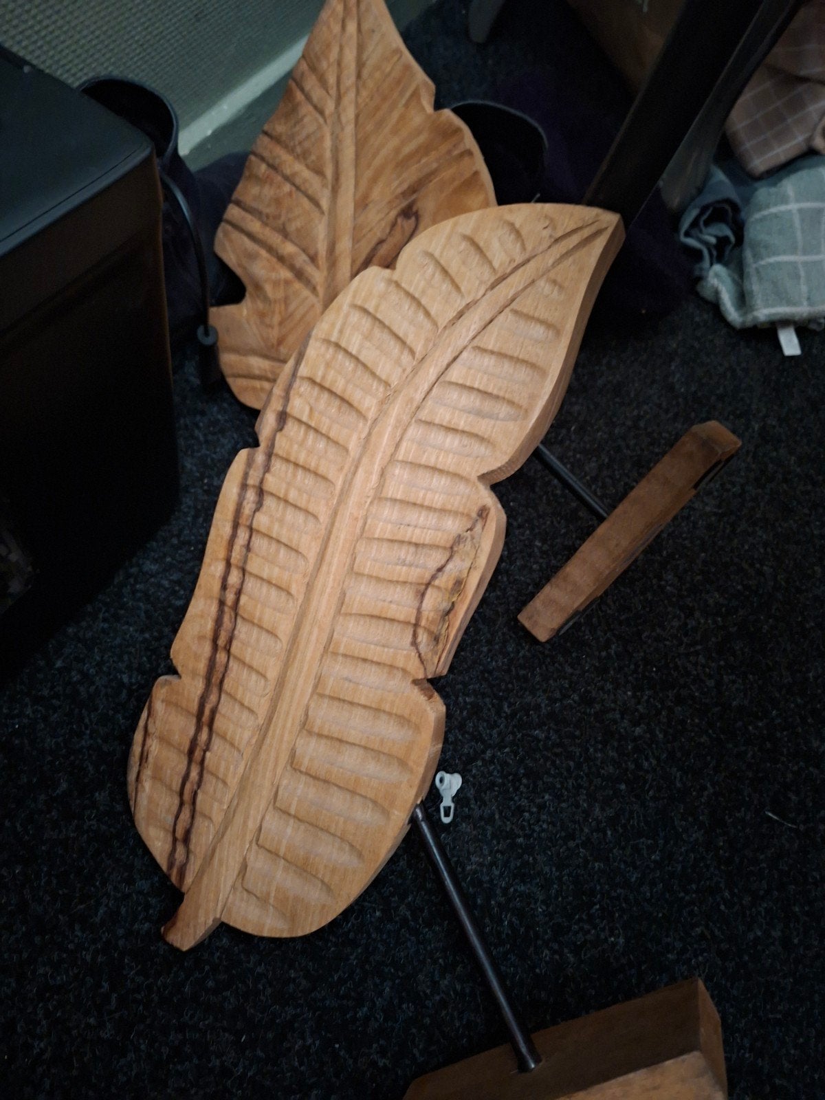 Twee houten veren leuk om voor jevraam te zette, Ophalen of Verzenden