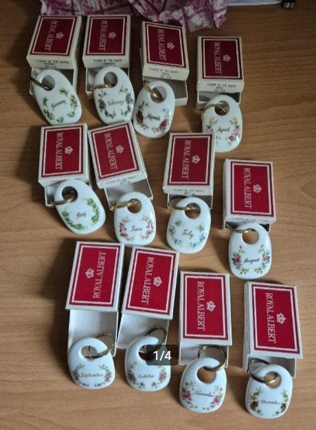 12 x porseleinen sleutelhanger Royal Albert - maanden, Verzenden, Nieuw, Porselein, Kop en/of schotel