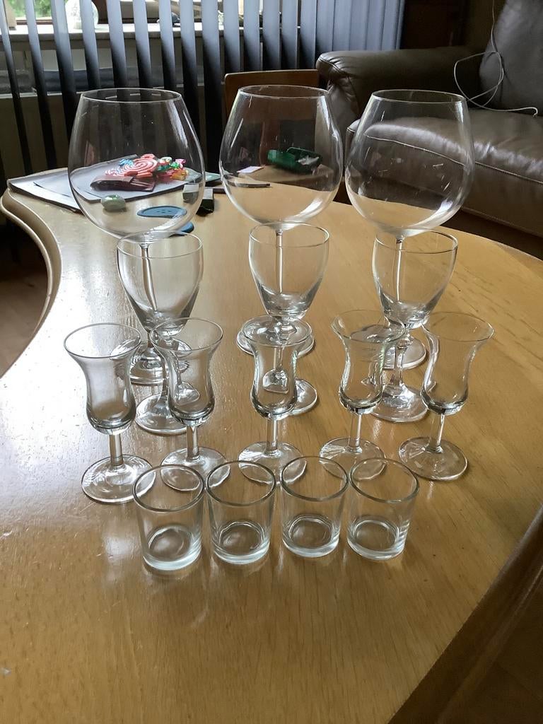Wijn,likeur en shotjes glazen,gratis af te halen, Ophalen, Gebruikt, Overige typen