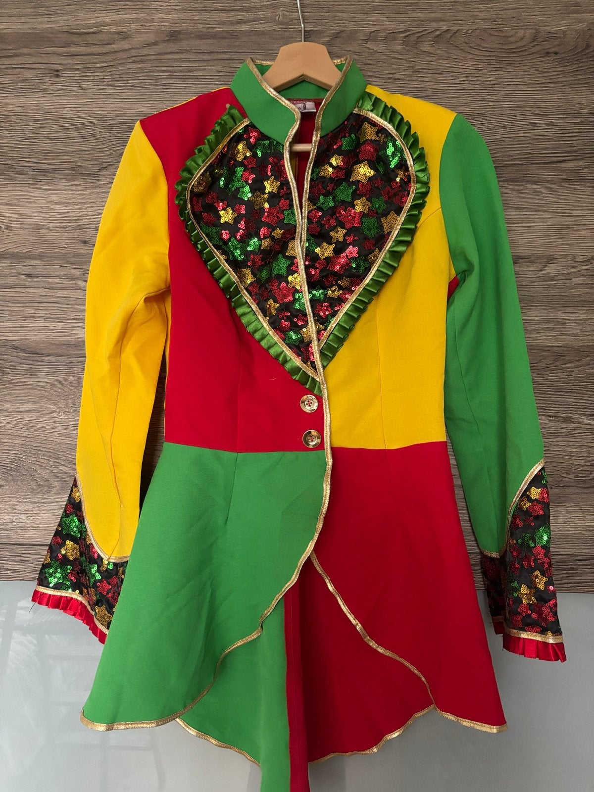 Carnavalsjasje Rood Geel Groen met Pailletten s, Carnaval, Ophalen of Verzenden, Zo goed als nieuw, Kleding