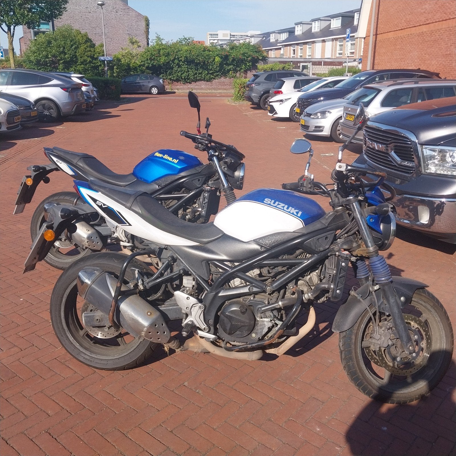 Suzuki SV650 Naked Bike - Blauw/Wit, 2 cilinders, Motorrijbewijs A, Gebruikt, Meer dan 35 kW