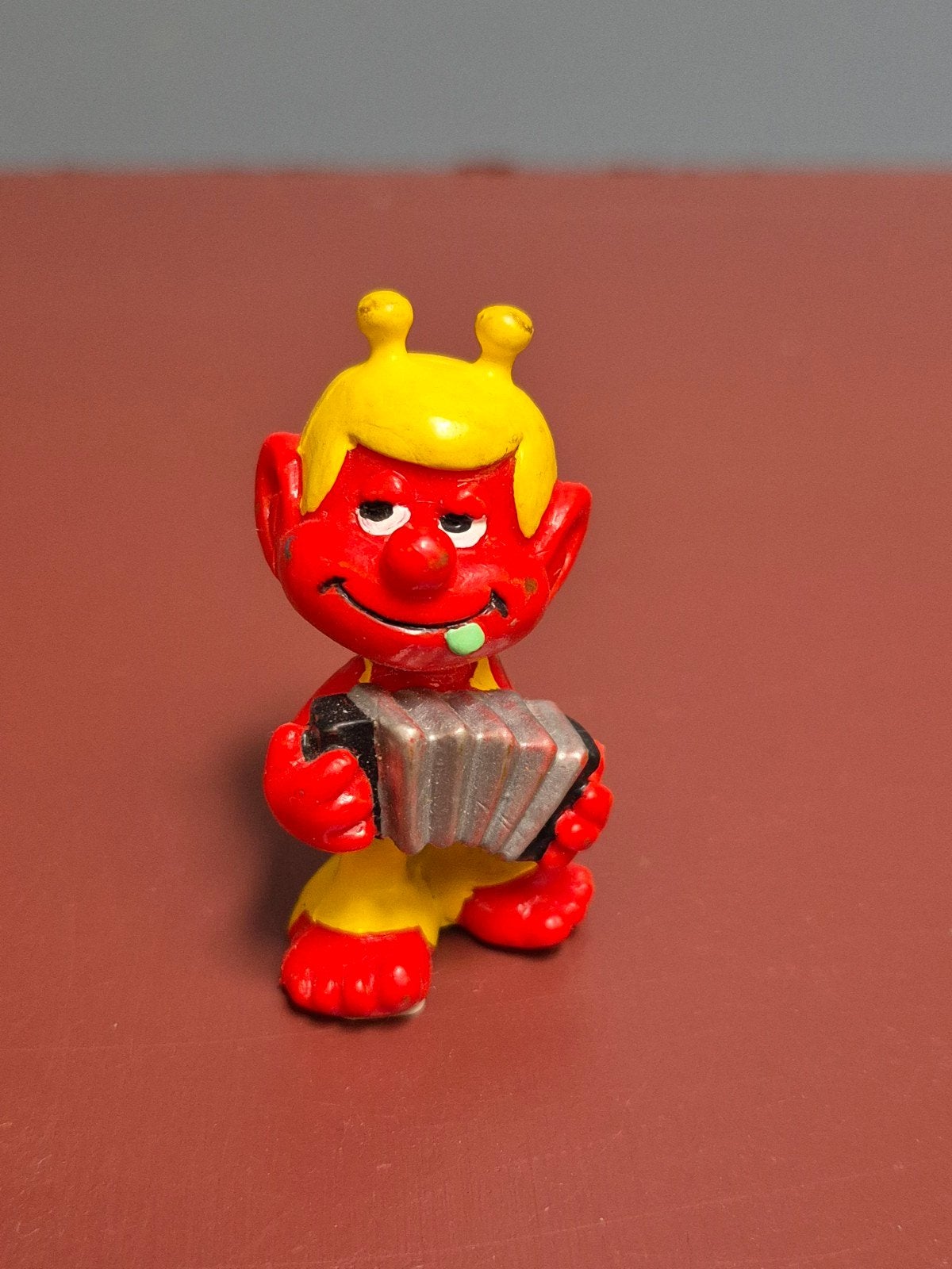 Duiveltje met accordeon - Vintage speelgoedfiguur, Ophalen of Verzenden, Gebruikt, Dier