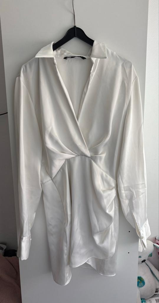 Zara satijnen jurkje., Kleding | Dames, Jurken, Wit, Ophalen of Verzenden, Zo goed als nieuw, Maat 36 (S)