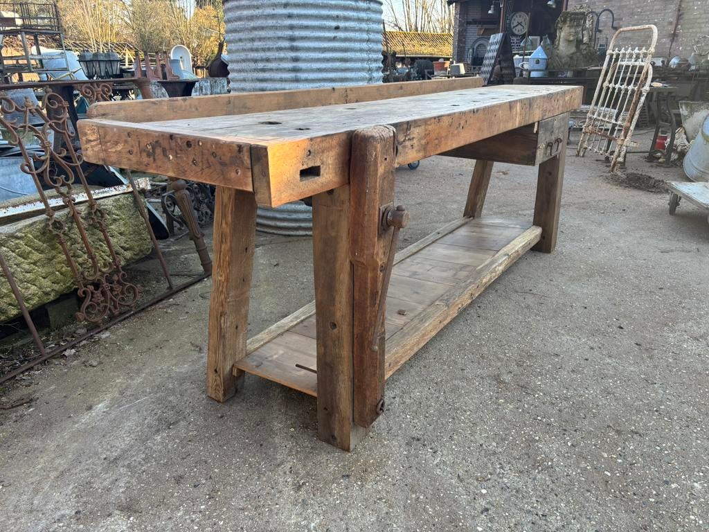 Timmermanswerkbank of industriële houten werkbank sidetable