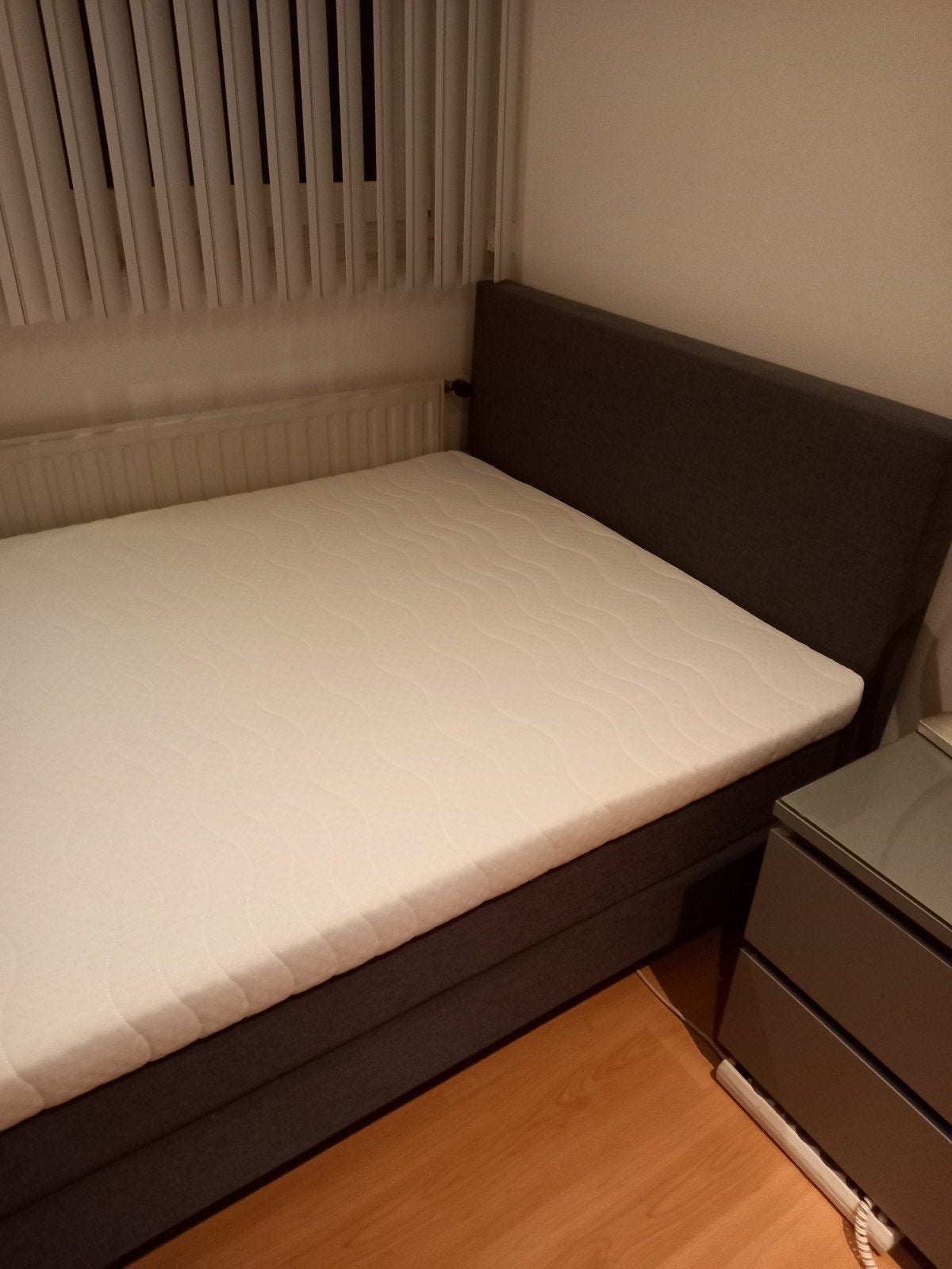 te koop boxspring 75 euro, Huis en Inrichting, Slaapkamer | Boxsprings, Ophalen, Tweepersoons, Zo goed als nieuw, 120 cm
