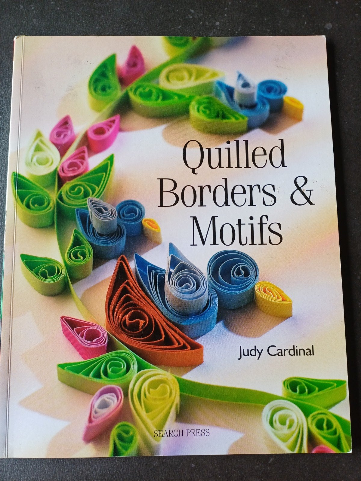 Quilled Borders & Motifs - Judy Cardinal (Engels), Ophalen of Verzenden, Zo goed als nieuw, Overige onderwerpen, Judy Cardinal