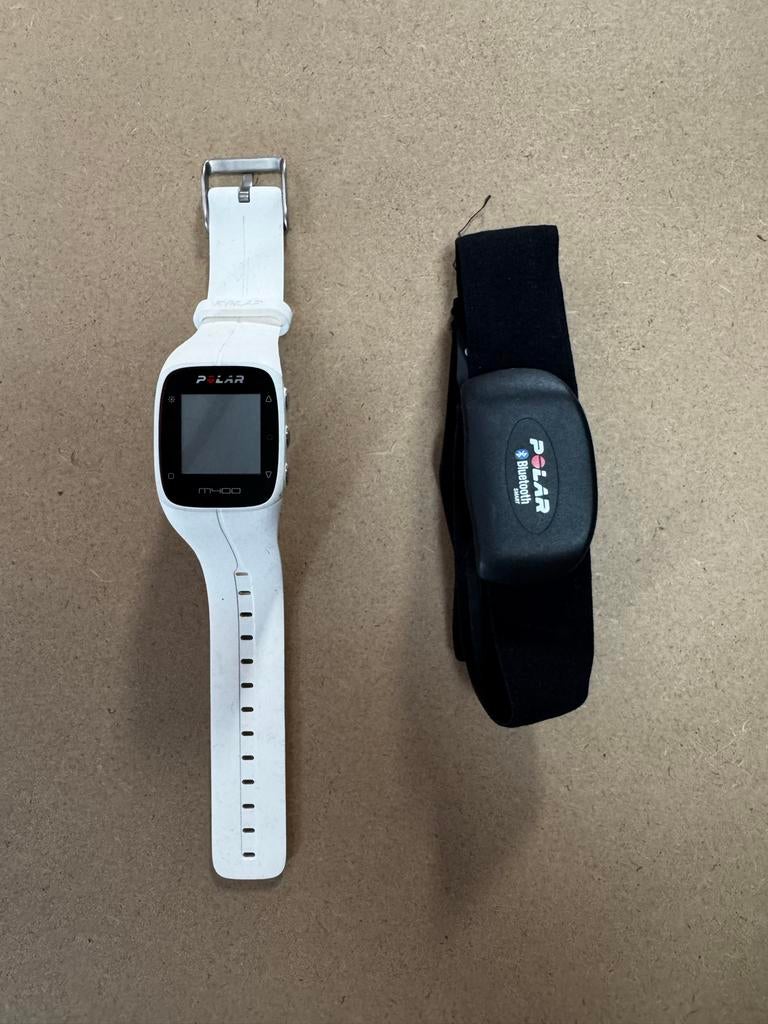 Polar M400 GPS-sporthorloge met hartslagmeter, Sport en Fitness, Hartslagmeters, Ophalen of Verzenden, Gebruikt, Polar, Met borstriem