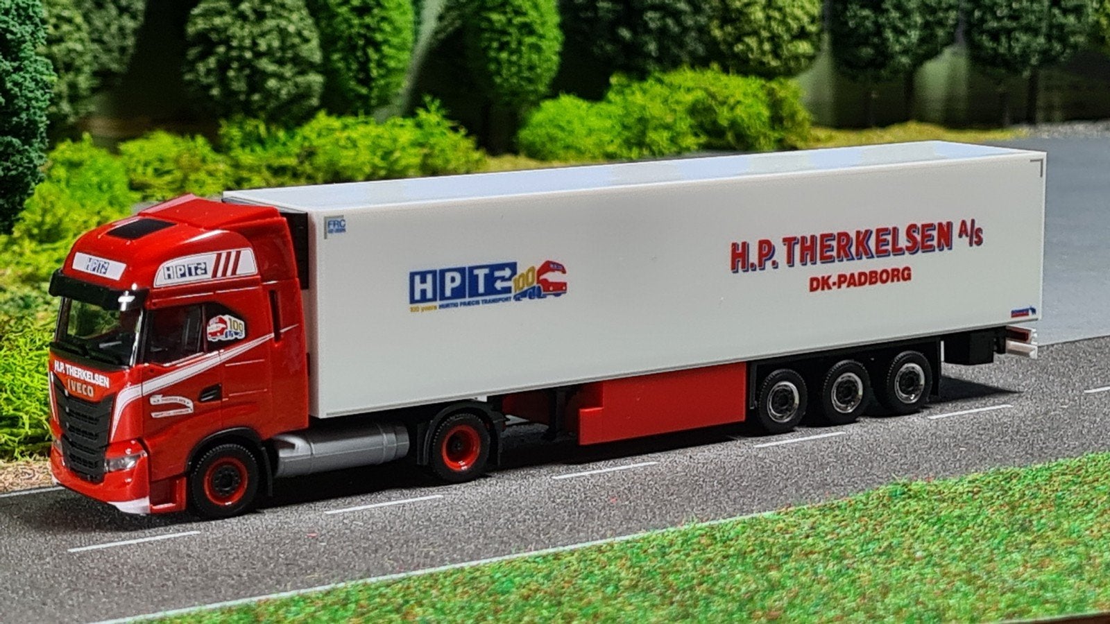 249 Herpa 1:87 HP Therkelsen Iveco S-Way trekker koeltrailer, Ophalen of Verzenden, Nieuw, Bus of Vrachtwagen, Herpa