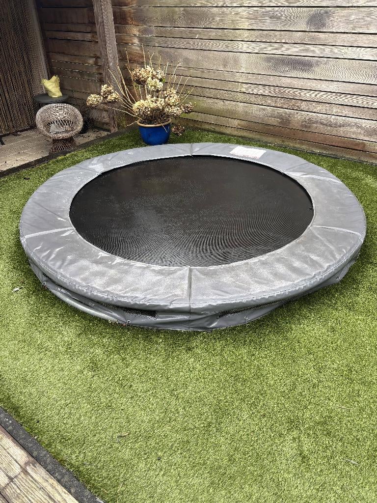 Avyna Trampoline (in ground model), Ophalen, Gebruikt