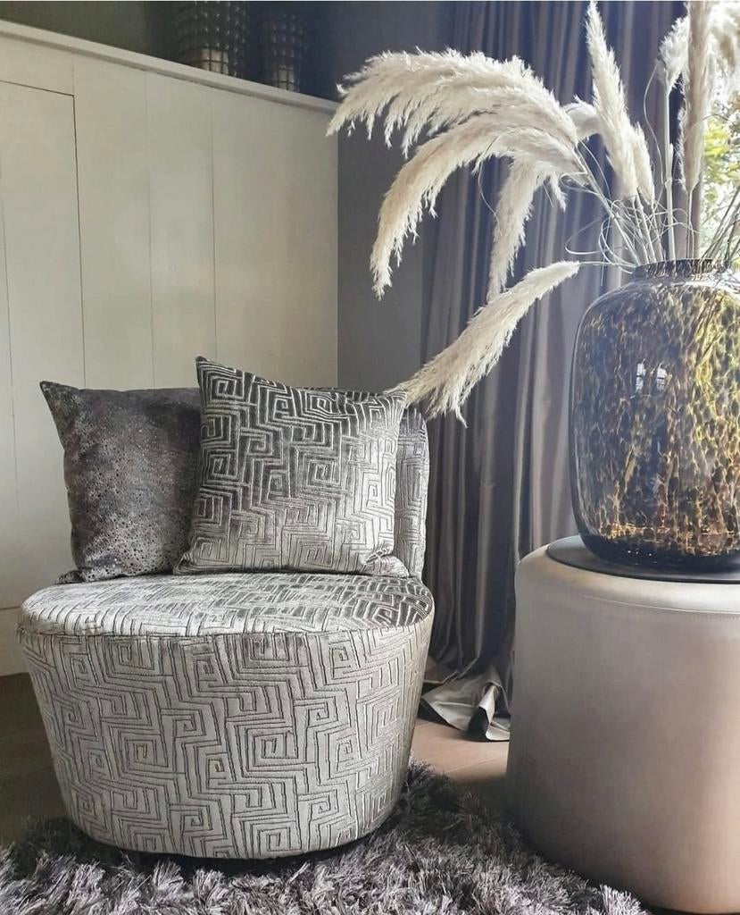 Prachtige luxe draaistoel in Zinc textile stof, Ophalen, Minder dan 75 cm, Keijser en co, Zo goed als nieuw
