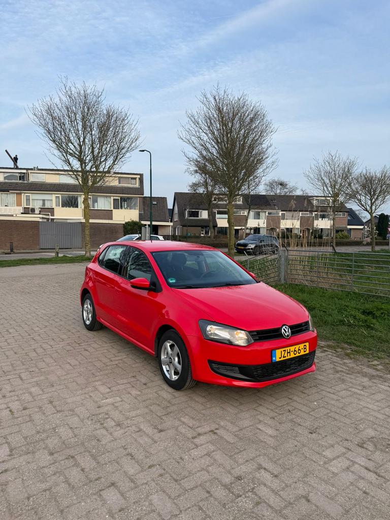 Volkswagen polo | 2 JAAR APK |Onderhouds boekje., Auto's, Volkswagen, Voorwielaandrijving, Zwart, 1198 cc, Handgeschakeld