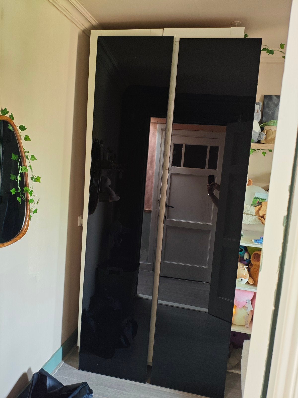 Twee zwarte glazen deuren voor Ikea Pax kasten - Storas, Huis en Inrichting, Kasten | Kledingkasten, Ophalen of Verzenden, Glas