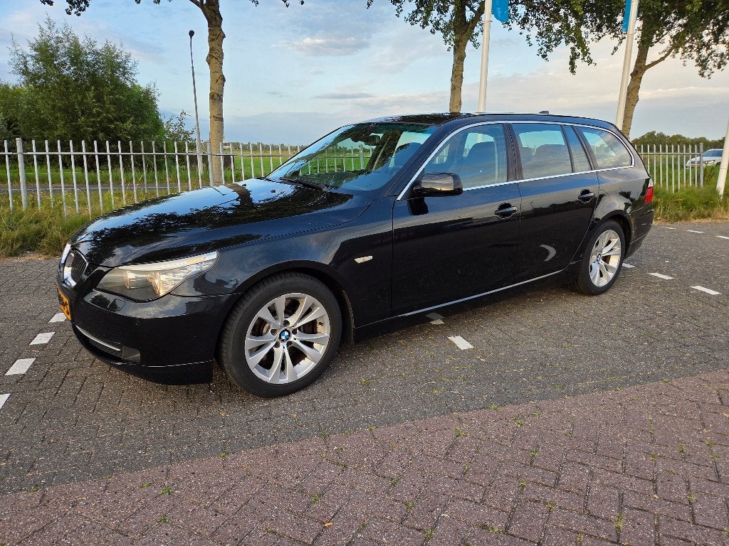 BMW 5-Serie 3.0 530I Touring LCI AUT 2008 Zwart, Achterwielaandrijving, Zwart, 2000 kg, Leder