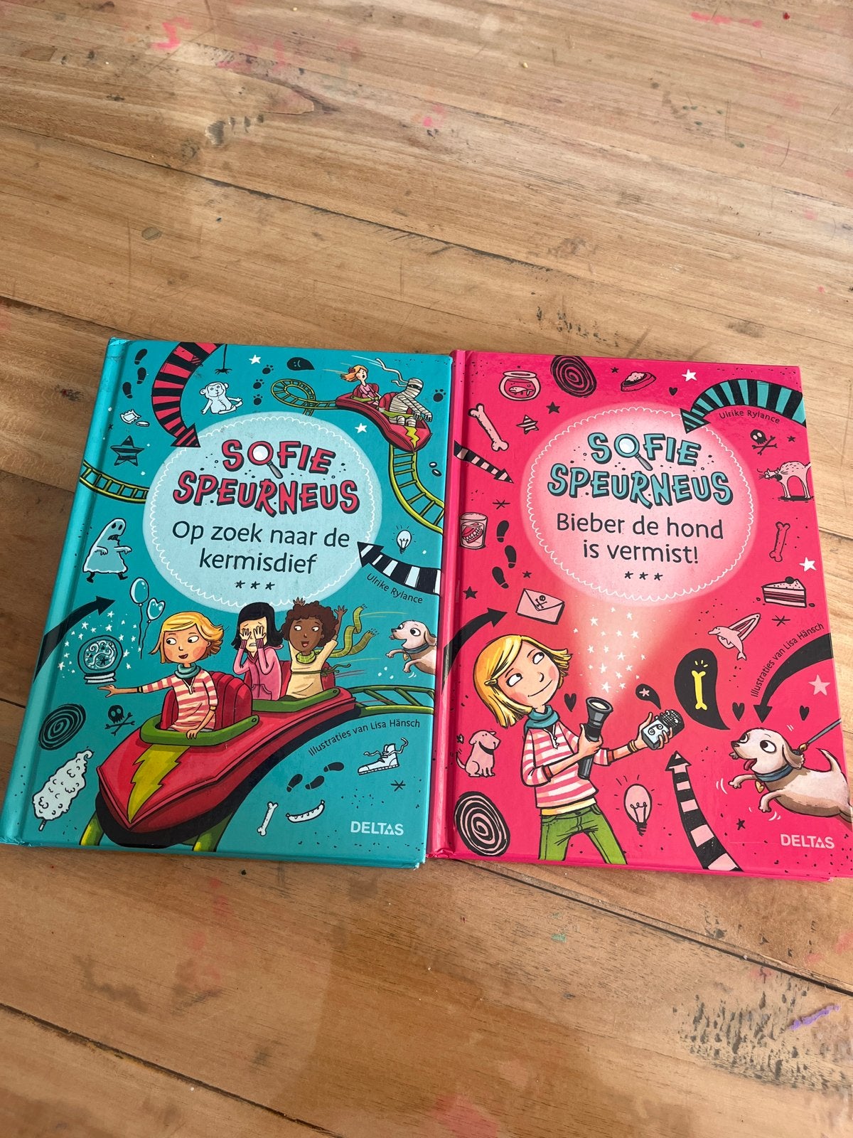 Sofie Speurneus - 2 boeken: Kermisdief & Bieber de hond, Ophalen of Verzenden, Zo goed als nieuw, Fictie algemeen