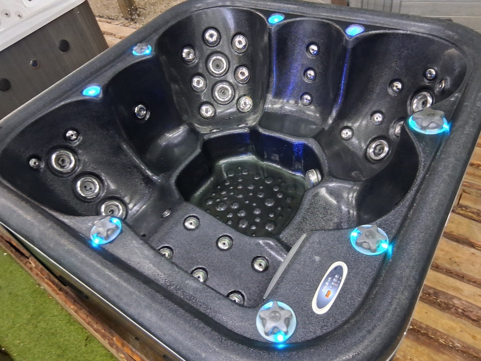 Balboa jacuzzi in erg nette staat incl bezorging&garantie, Tuin en Terras, Ophalen of Verzenden, Zo goed als nieuw, Filter