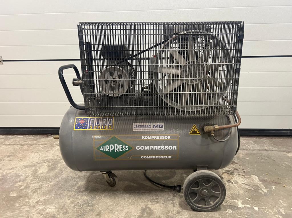 Airpress  compressor 425/100 goed, Ophalen, 400 tot 800 liter/min, Zo goed als nieuw, Mobiel