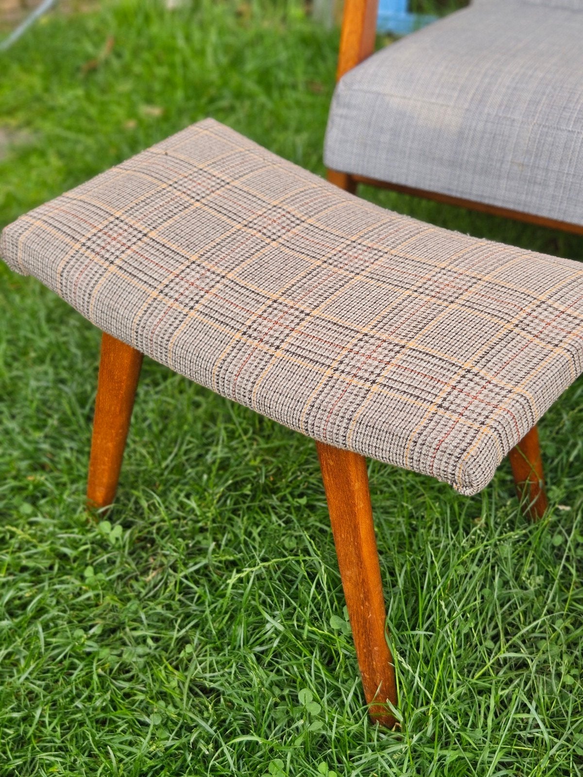 Vintage voetenbankje met geruite bekleding, Ophalen, Gebruikt, 50 tot 75 cm, Vintage, Retro, Landelijk