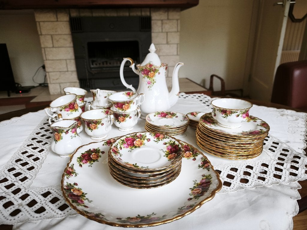 42-dlg thee&koffie servies - Royal Albert Old Country Roses, Ophalen of Verzenden