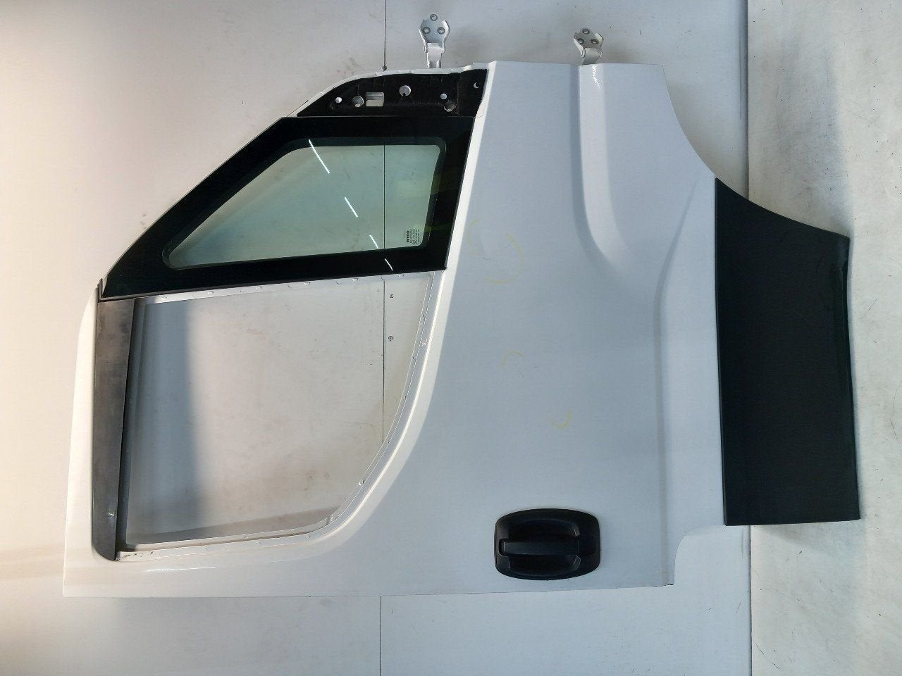 Portier rechts voor Iveco New Daily, Auto-onderdelen, Onderdelen@venauto.nl, Van der Ven Autorecycling B.V., Gebruikt, Ettenseweg 76, 4706 PB Roosendaal, The Netherlands