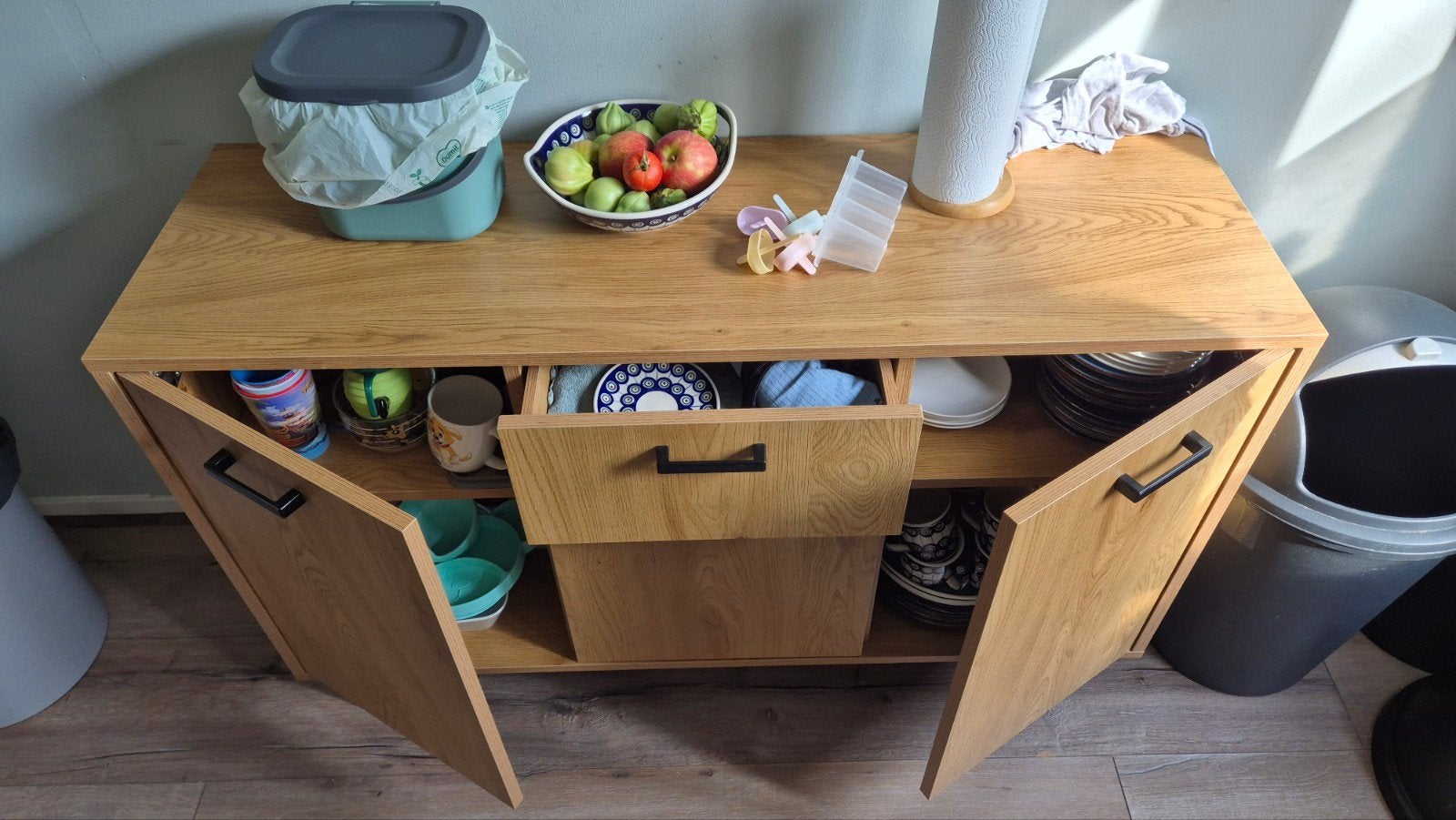 Stijlvol JYSK Aabenraa dressoir met lades en deuren, 100 tot 150 cm, Eikenhout, Ophalen of Verzenden, Zo goed als nieuw