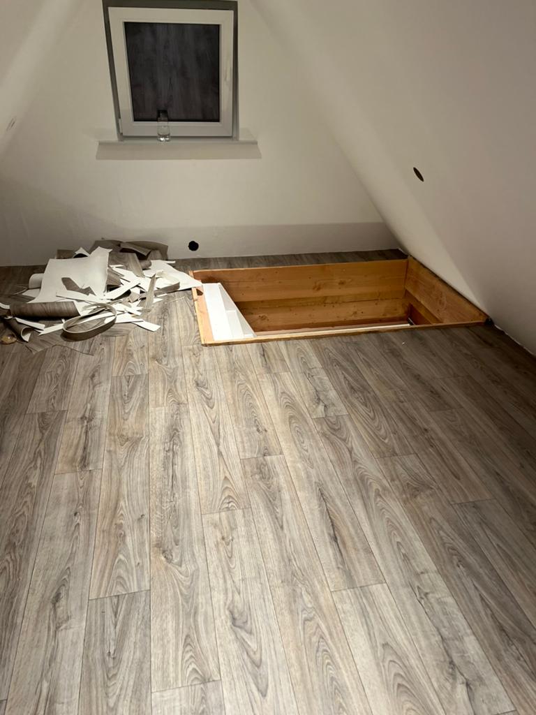 Laminaat, pvc, vinyl, tapijt, hoge plinten, vakkundig gelegd, Verzenden, 75 m² of meer, Zwart, Nieuw