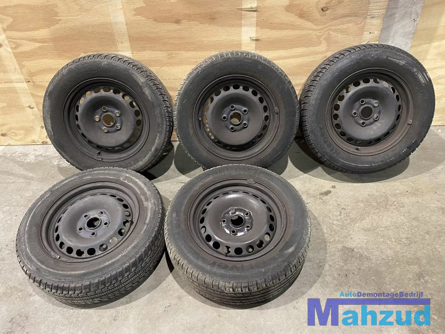 VW AUDI SEAT 5X112 Stalen velgen banden 15 inch reserveband, Gebruikt, Volkswagen, Volkswagen AG, Berliner Ring 2
38440  Wolfsburg, DE