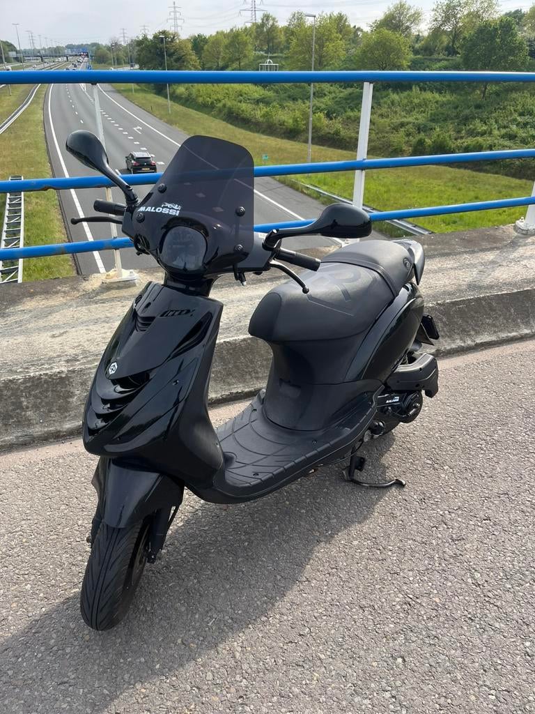 Piaggio zip 50cc 4t, Fietsen en Brommers, Scooters | Piaggio, Zo goed als nieuw, Zip, Maximaal 45 km/u, Benzine, Ophalen