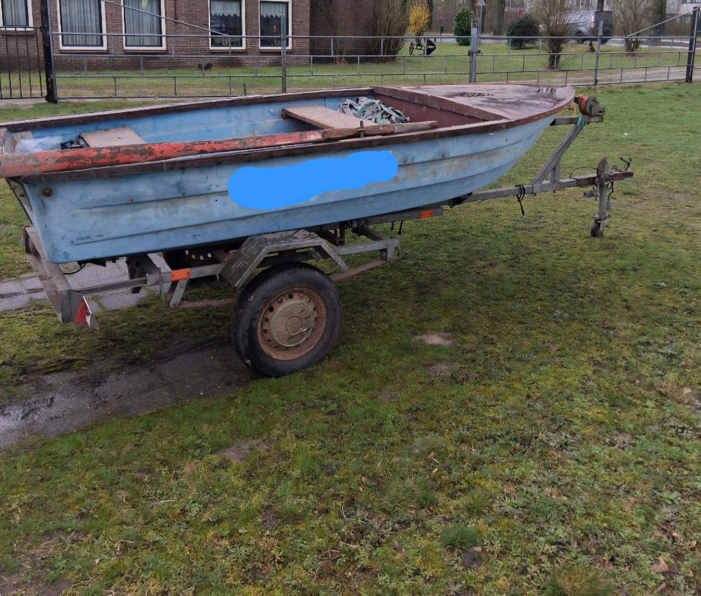 Te koop polyester (roei) boot met trailer, Hobby en Vrije tijd, Overige Hobby en Vrije tijd, Ophalen, Gebruikt