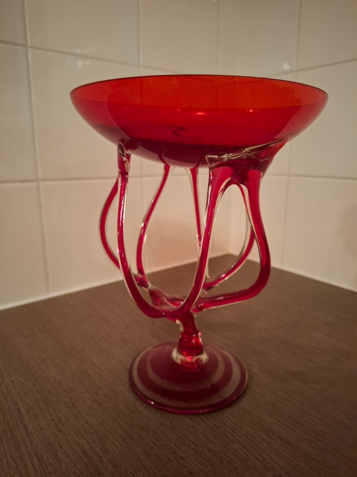 Handgeblazen rode swirl schaal. Jaren 80., Ophalen of Verzenden