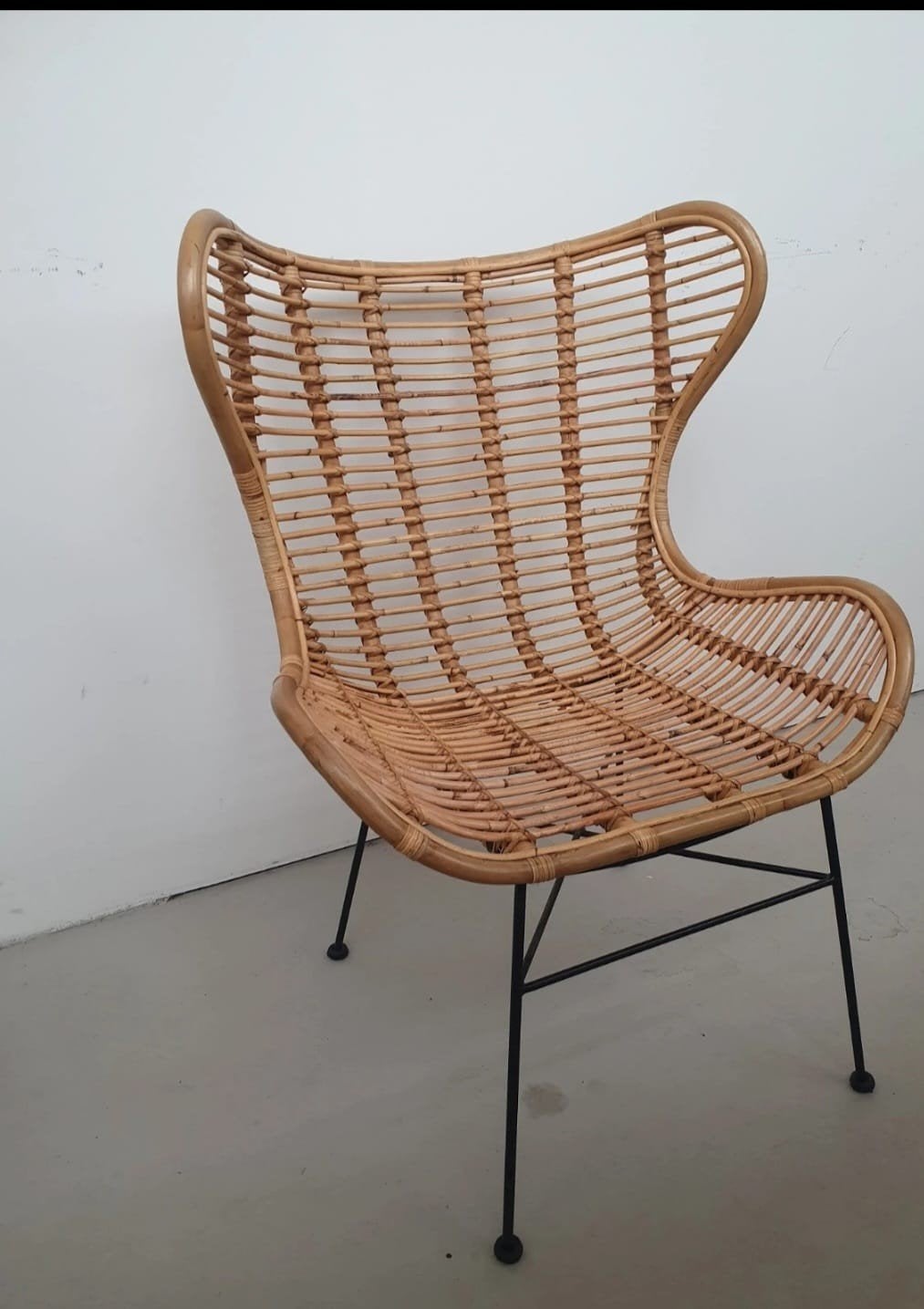 Rotan stoel met metalen onderstel, Ophalen, Zo goed als nieuw, Metaal, Eén